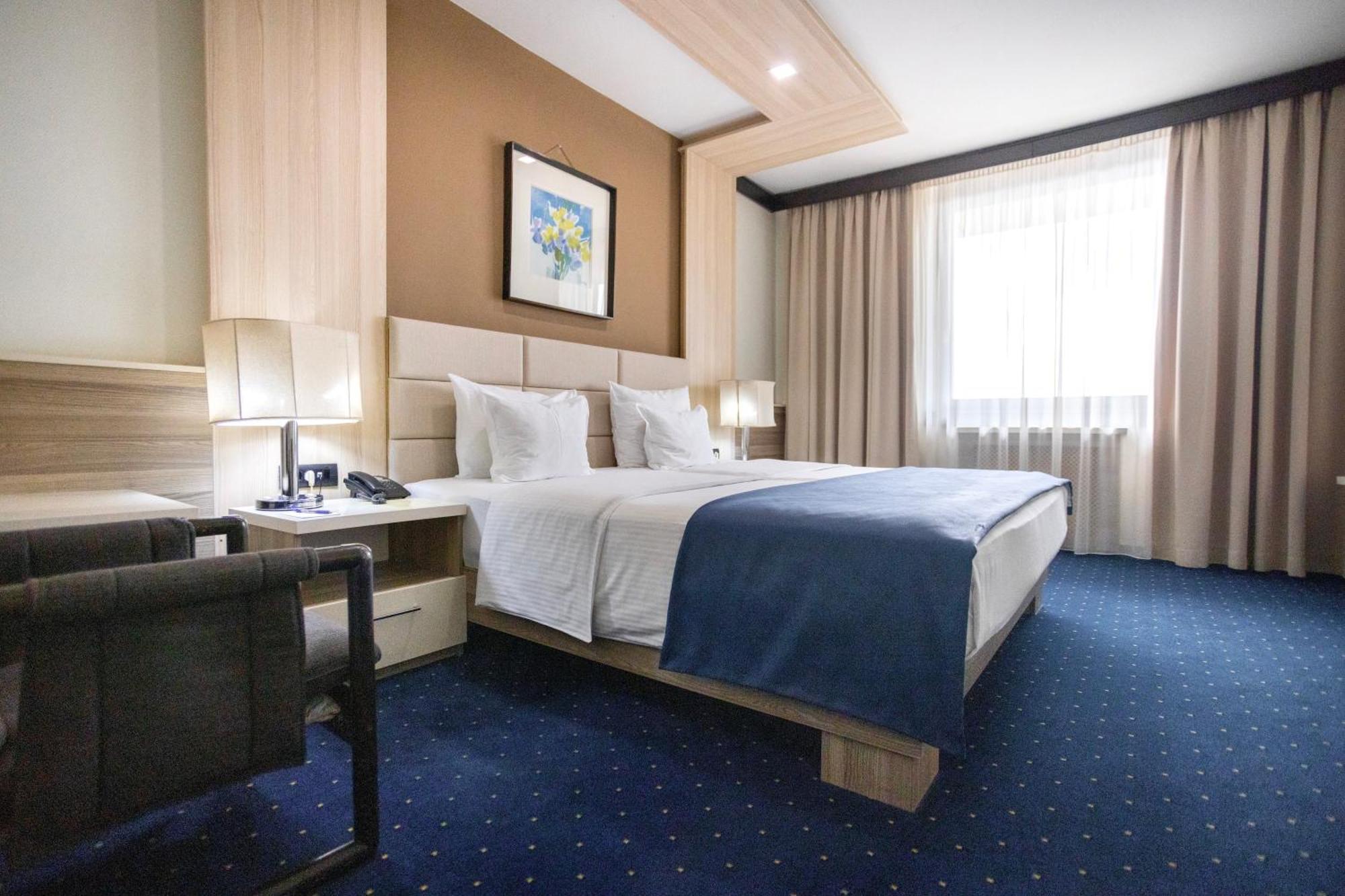 Hotel Holiday 4*