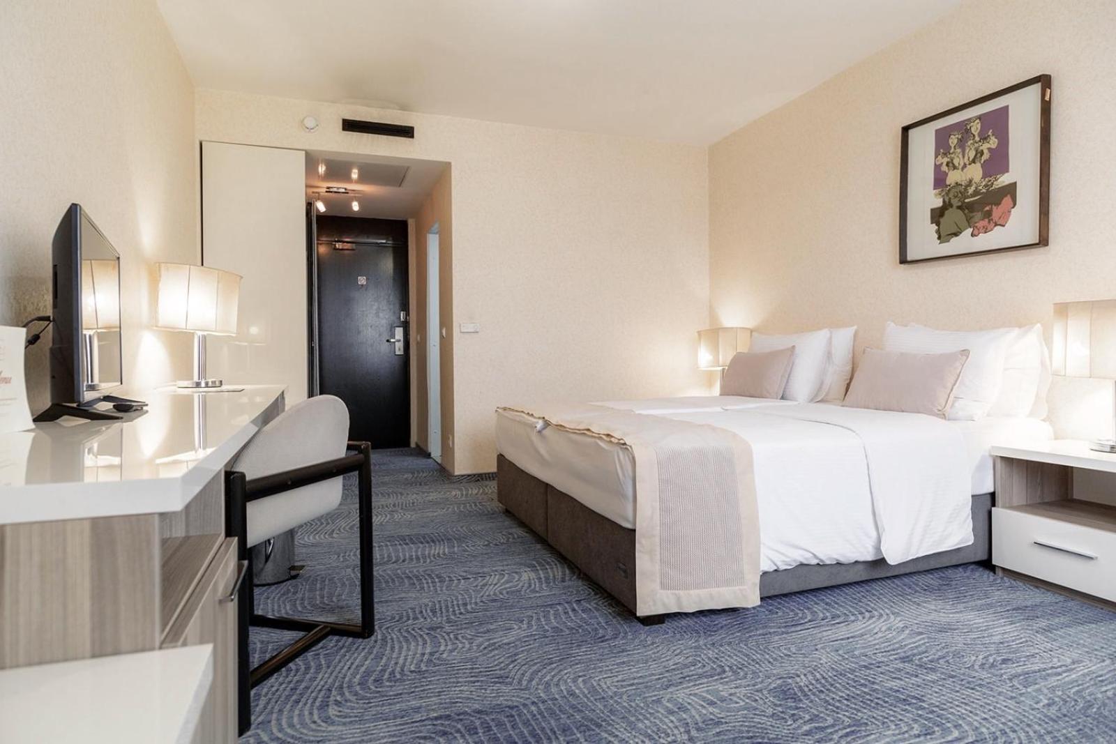 Hotel Holiday 4*